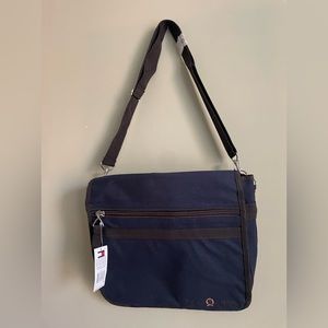 Tommy Hilfiger Shoulder / Crossbody Laptop Messenger Bag